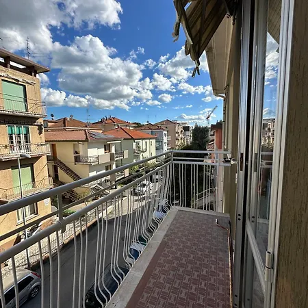 3 Family - Il Lupo Affitta Rimini